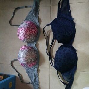 2 PINK Victoria's Secret pushup bras 36D